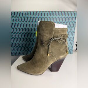 Tory Burch Lila Bootie Women Leather Ankle Boot Olive 8.5M NEW with BOX